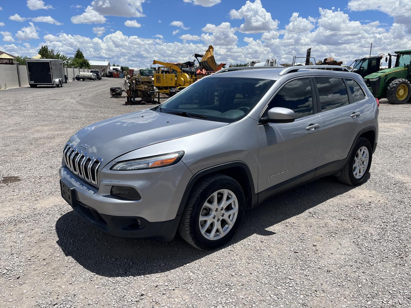 CAMIONETA JEEP CHEROKEE